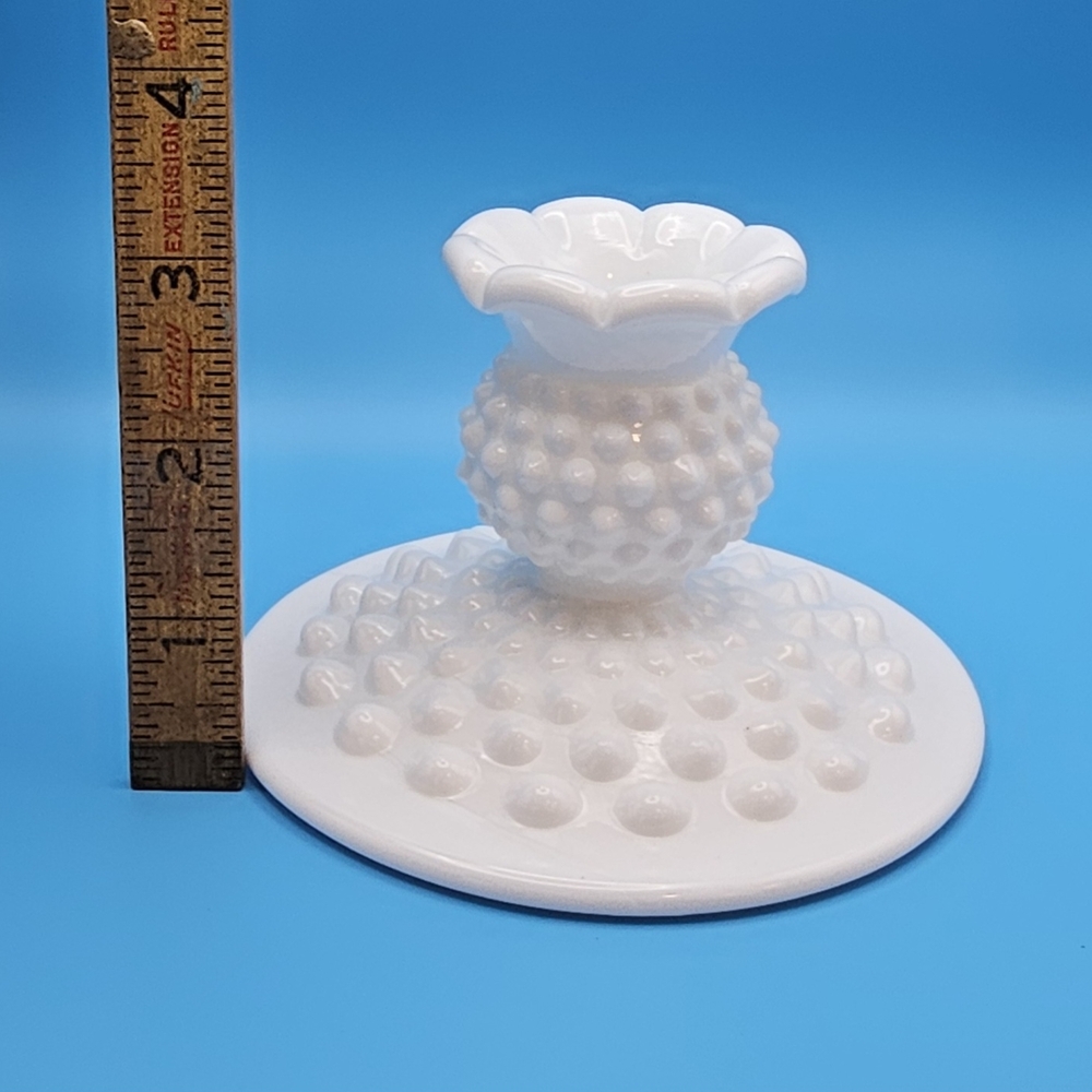 Pair Of Vintage White Hobnail Candle Holders - Picture 5 of 8